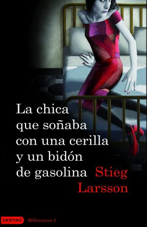 CHICA QUE SO?ABA CON UNA CERILLA Y UN BIDON DE GASOLINA