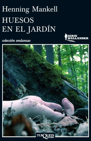 HUESOS EN EL JARDIN